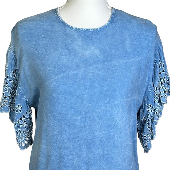 Style Envy Top Women Size XL Blue Dye Wash Rayon Eyelets Flatter Sleeves Blouse - Picture 4 of 12